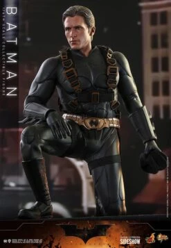Batman - Batman Begins Hot Toys Collectibles 1/6 Scale Action Figure 18 Batman - Batman Begins Hot Toys Collectibles 1/6 Scale Action Figure -Toy Hotsale Store batman gallery 606220a96631f
