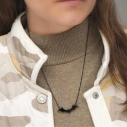 The Batman (2022) - Batman Logo Pendant Necklace -Toy Hotsale Store btmnlogopnk01 3 800x800 1