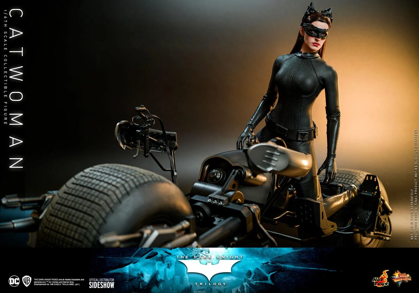 *PRE-ORDER Catwoman - Batman: The Dark Knight Hot Toys Collectibles 1/6 Scale Action Figure 9 *PRE-ORDER Catwoman - Batman: The Dark Knight Hot Toys Collectibles 1/6 Scale Action Figure - Image 7