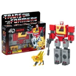 Hasbro *PRE-ORDER Transformers Retro 40th Anniversary Action Figure - G1 Autobot Blaster & Steeljaw